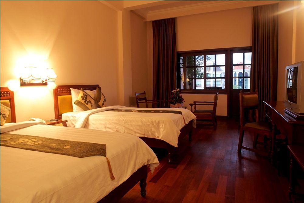Apsara Holiday Hotel เสียมราฐ ภายนอก รูปภาพ