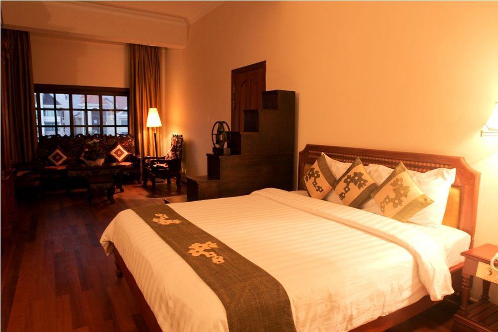 Apsara Holiday Hotel เสียมราฐ ภายนอก รูปภาพ
